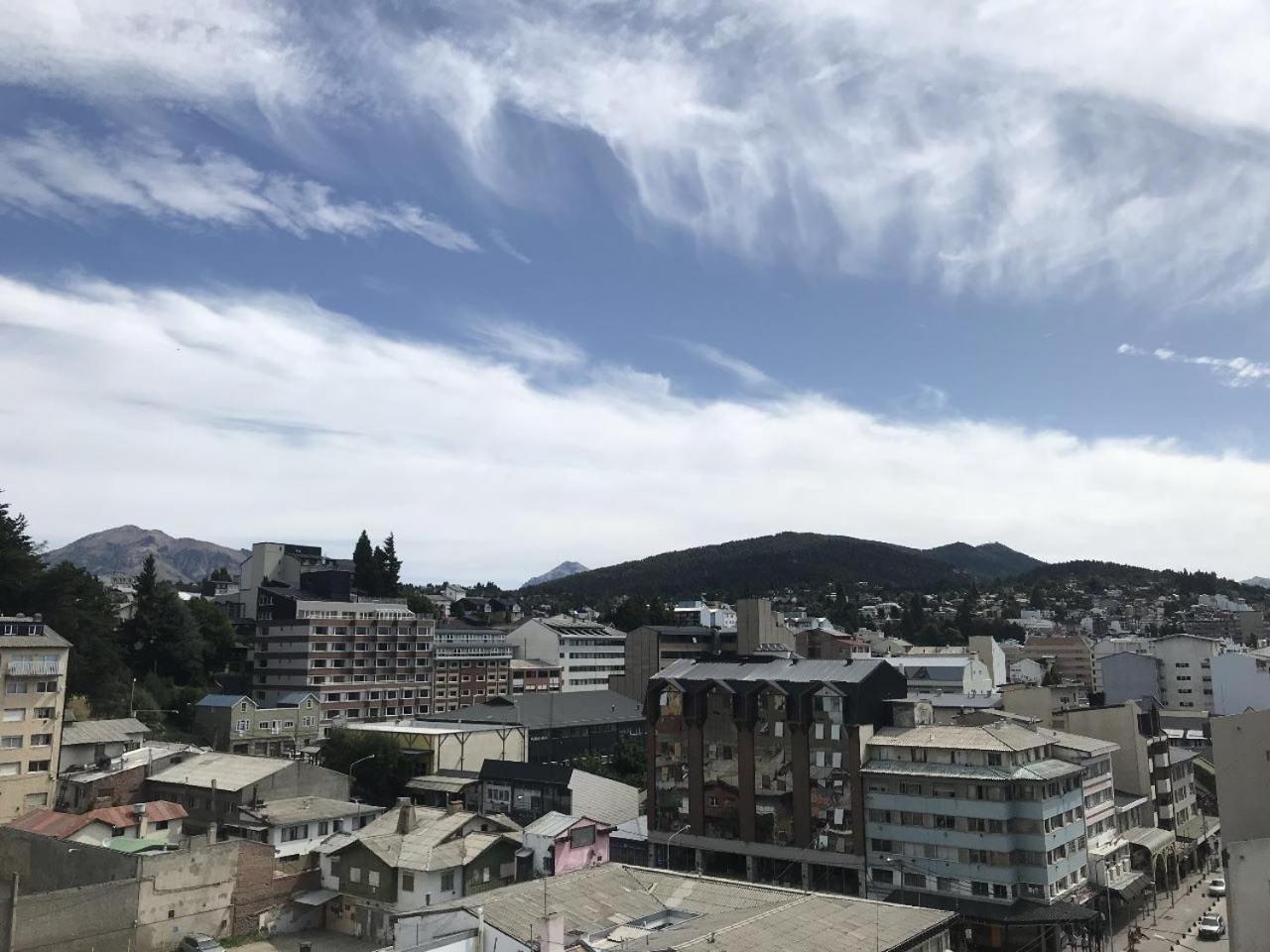 Hospedate En Depto Centrico Con Balcon Y Vista A Los Cerros Apartment San Carlos de Bariloche Exterior photo